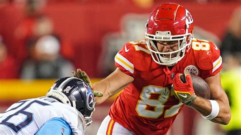 NFL Week 12 odds: Moneylines, point spreads, over/under .